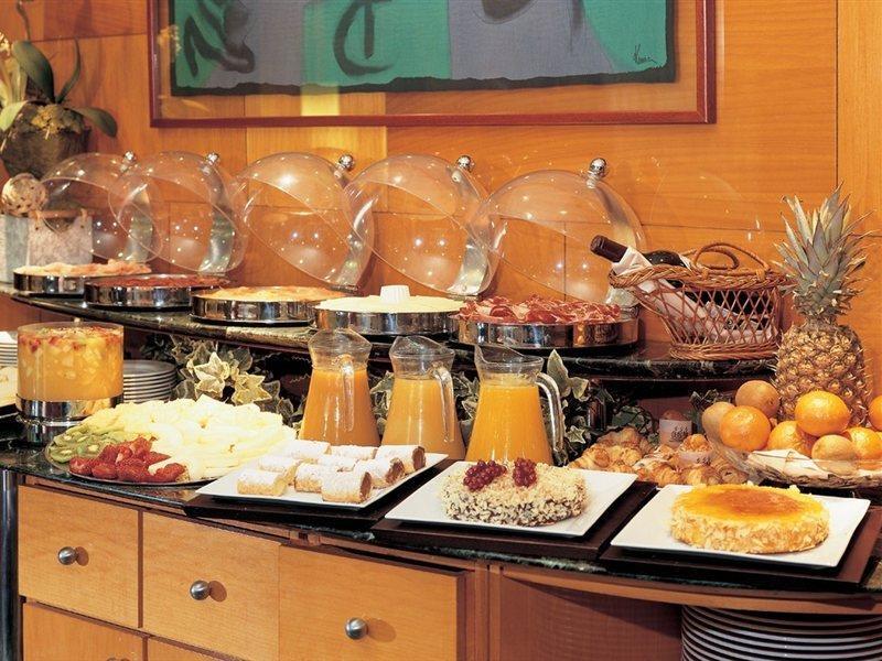 Nh Barcelona Entenza Restaurant bilde